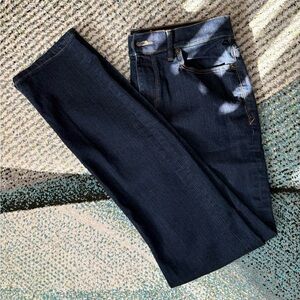 Express Women’s Dark Wash Skinny Mid-rise Jean With Logo On Back Pocket Size 8R